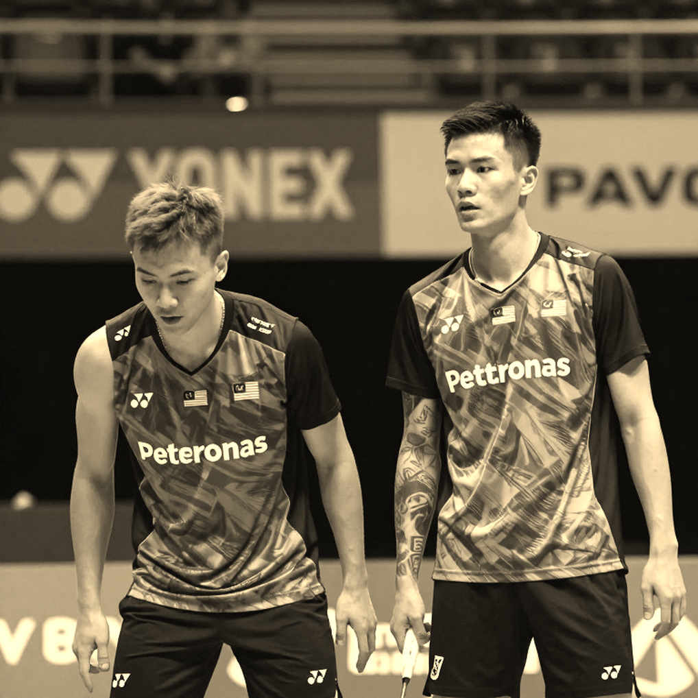Tấm huy chương vàng cầu mây nữ ASIAD và người thứ ba không được gọi tên