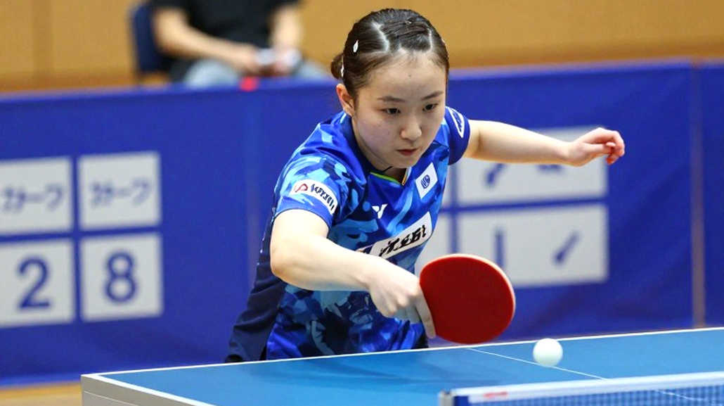 Bùn không dính giày: Lớp địa tầng U15 nước Anh và khoảng trống U17 không ai nhắc