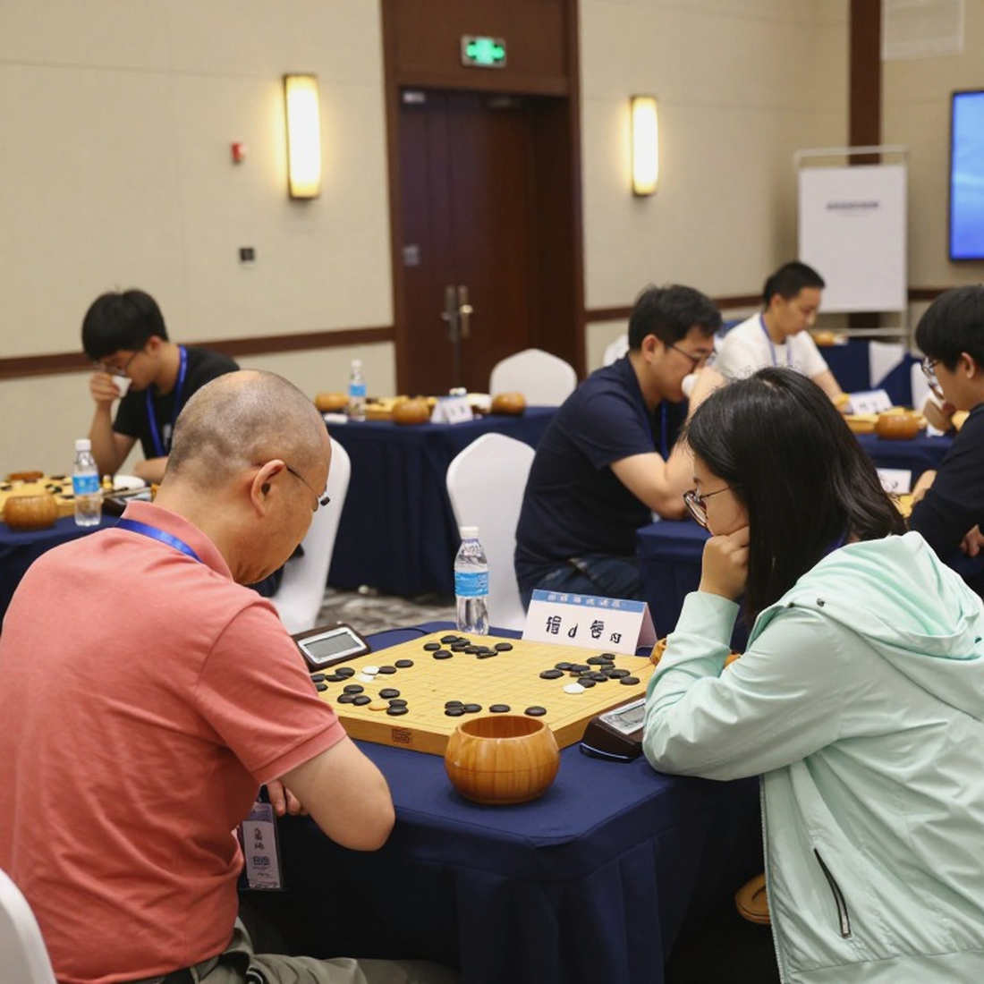 Divya Deshmukh và Vaishali: HLV Misra nói họ mạnh hơn thời vô địch Olympiad — còn dữ liệu nói gì